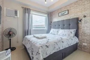1BR Interiored Condo with WiFi, Netflix, Hot Shower - The Hive Residences - Binangonan