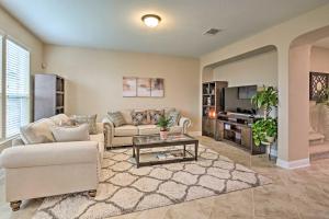 Texas Home with Patio and Grill about 16 Mi to Austin