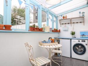 2 The Cottages