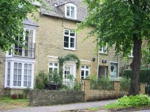 Hare House - Little Compton