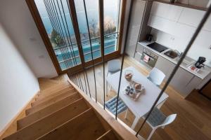 beautiful poolside and stunning lake view Gardenia