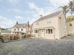 Castell - أبيرسوش