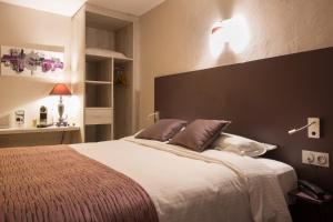 Hotels Logis Hotel Le Petit Casset : photos des chambres