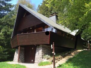 Chalets chalet le balcon du Sancy - location du samedi au samedi - linge de lits fournis - option menage fin de sejour non proposee : photos des chambres