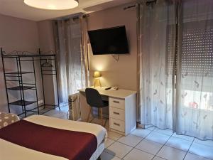 Hotels Hotel du Languedoc : Chambre Triple Confort