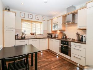10 Pen Llanw Tides Reach