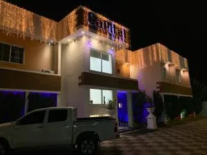 Capital Hôtel - 金沙萨