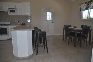 Ixoras Beach Apartments