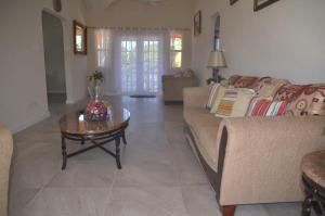 Ixoras Beach Apartments