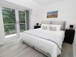 The Office Gardens, Apartment 3