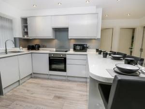 The Office Gardens, Apartment 2