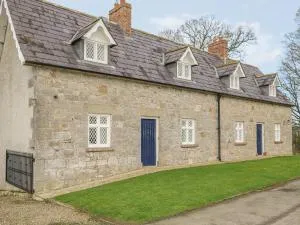 Robertson's Cottage - Drumneill