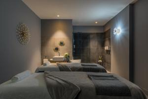 Hotels Hotel du Roi & Spa by SOWELL COLLECTION : photos des chambres