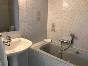 Hotels L'Annexe Plaisance - Hotel Non Climatise : photos des chambres