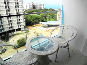 The Cliff sea pool views studio apartment Pratumnak Pattaya