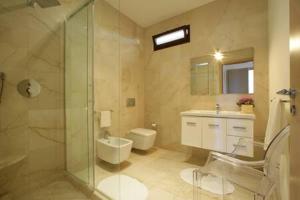 VILLA DELFINI 2-12 Pax