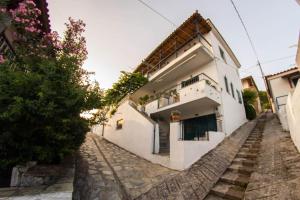 Violetta Apartments Skopelos Greece