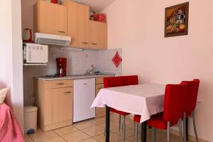 Apartment 4 with pool and amazing sea view