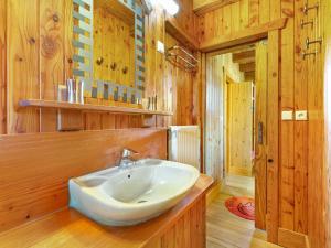 Chalets Quaint Chalet in Harreberg with Garden : photos des chambres