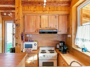 Chalets Quaint Chalet in Harreberg with Garden : photos des chambres