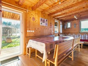 Chalets Quaint Chalet in Harreberg with Garden : photos des chambres