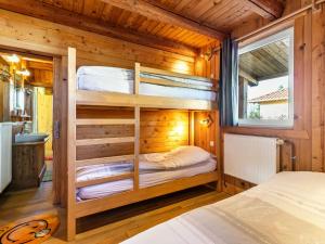 Chalets Quaint Chalet in Harreberg with Garden : photos des chambres