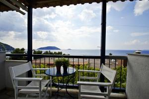 Violetta Apartments Skopelos Greece