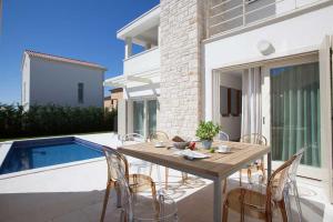 Villa Ginevra by HMZ Villas