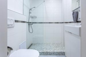 Goldcentral Apartment Akacfa-Next To Mazel Tov-Brilliant Location