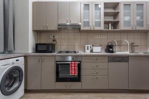 Goldcentral Apartment Akacfa-Next To Mazel Tov-Brilliant Location