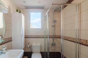 Three-Bedroom Apartment room in Elpis by Heloni Apartments