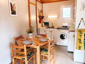 Chalets Chalet a Gassin au calme sous les pins : photos des chambres