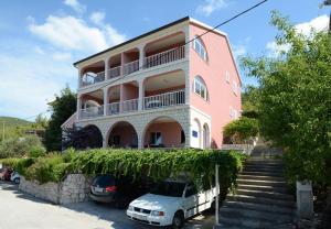 Apartments Zak-30m from beach