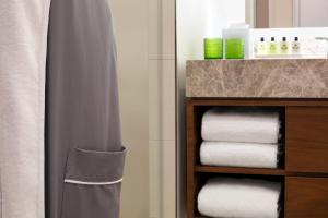 Classic King Room room in InterContinental Houston Medical Center an IHG Hotel