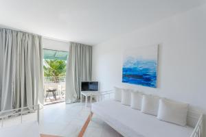 Two Bedroom Comfort Room