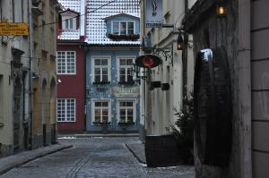 Baltic Amber in Diplomatic District & Free Parking