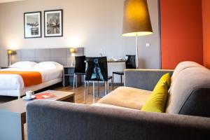 Appart'hotels Adonis Lyon Dock Ouest : Chambre Supérieure Lit Queen-Size - Non remboursable