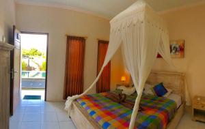 Phòng Giường Đôi Nhìn Ra Hồ Bơi (Double Room with Pool View)