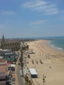 APARTAMENTO PLAYA DE REGLA, Chipiona, primera linea, parking, wifi gratis - 奇皮奥纳