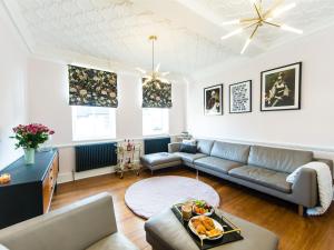 Luxury Travel Emporium YO1 - Exquisite 400 Year Old, City Centre Townhouse