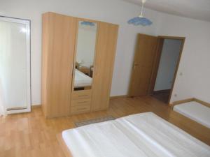 Ferien Haus Evita auf Insel Vir - Wohnung I