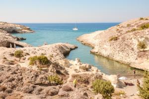 Aloni Cave House Milos Greece