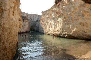 Aloni Cave House Milos Greece