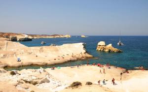 Aloni Cave House Milos Greece