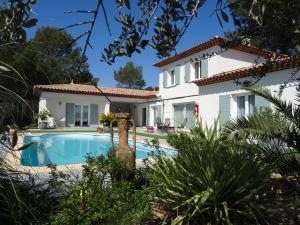 B&B / Chambres d'hotes L Olivadou B&B : photos des chambres
