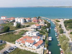 Apartments Noa Nin Ždrijac