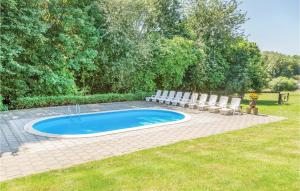 Awesome Home In Simpelveld With Swimming Pool