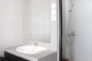 Elegant 2BR Gateway Pasteur Apartment near Exit Toll Pasteur By Travelio