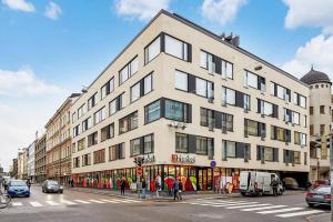 Sleek and Spacious 3 BR Apartment in City Centre