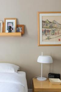 Veeve - Muted Beauty in Batignolles